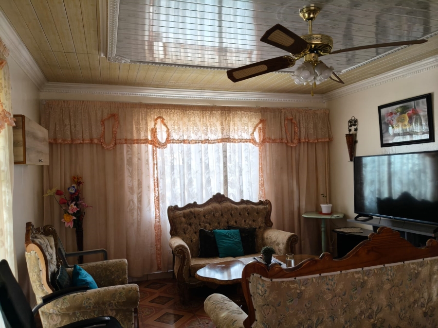 4 Bedroom Property for Sale in Monakato North West